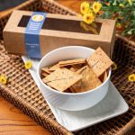 Grain Free Crackers – Amaranth & Rosemary Crispy grain-free crackers made with amaranth and rosemary – a healthy and flavorful snack