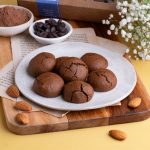 plant-based-cookies-double-chocolate-texture-1 plant-based-cookies-double-chocolate-texture-1
